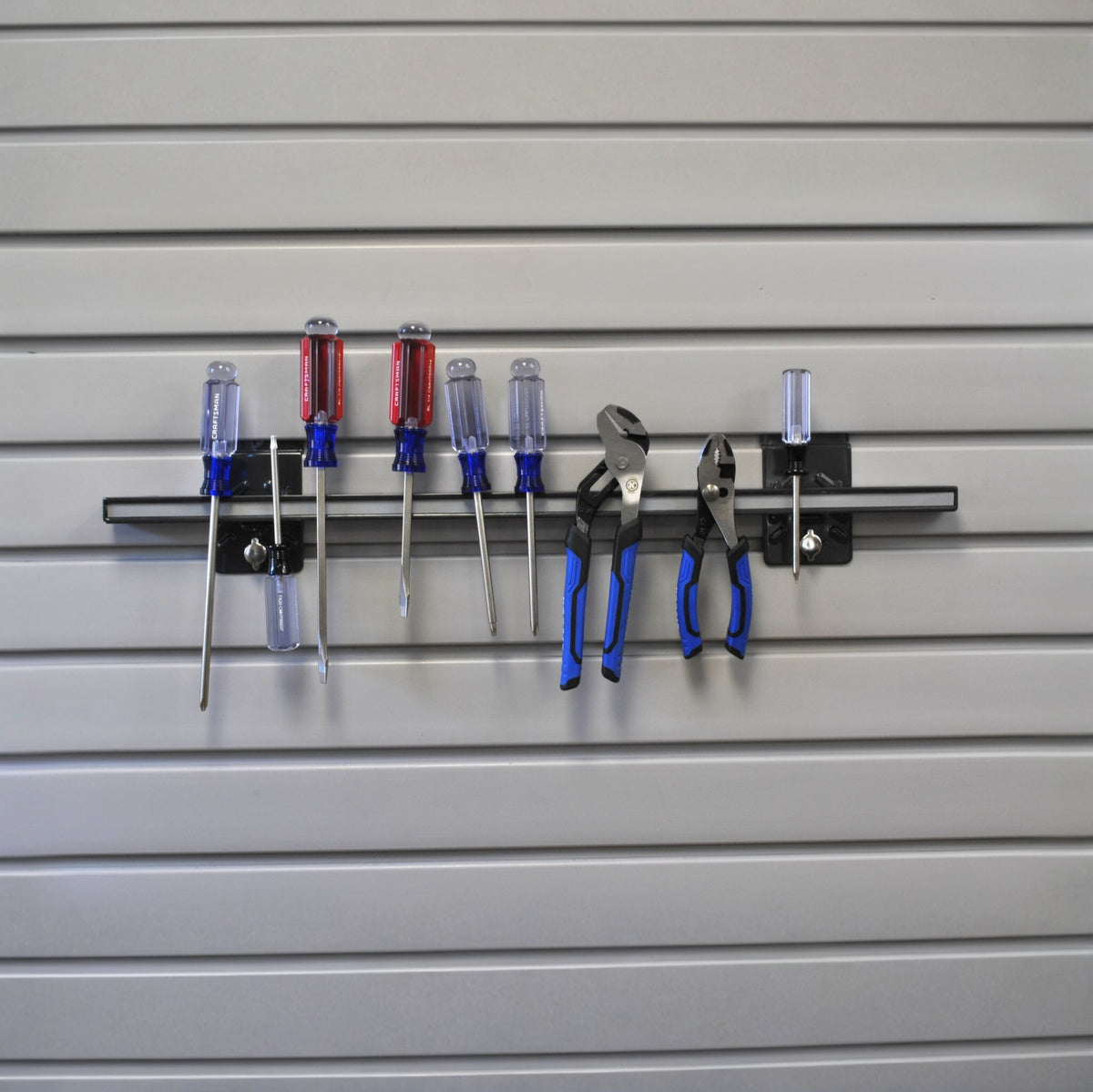 24″ MAGNETIC TOOL BAR|Wall Storage|Serious Garages