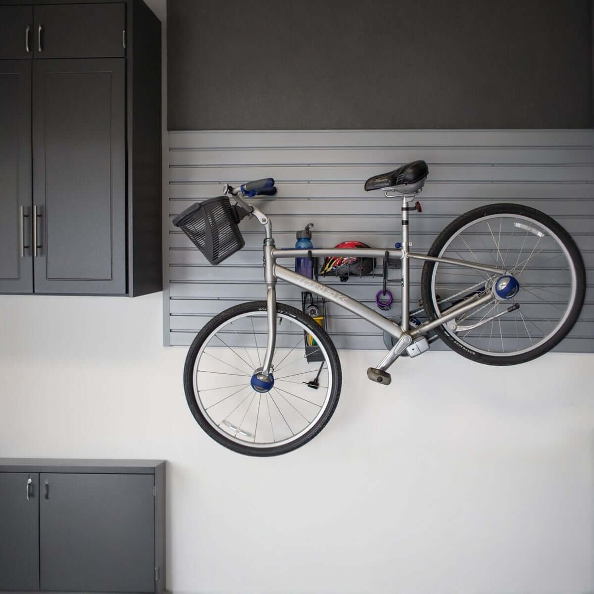 HANDIWALL HORIZONTAL BIKE RACK | Serious Garages