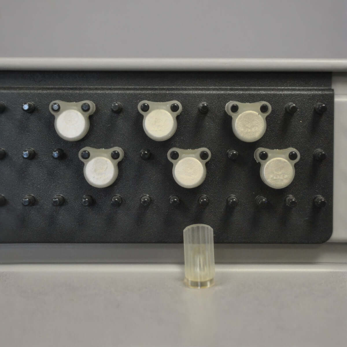 HANDIWALL MAGNETIC POCKET KIT, 6 PACK | Serious Garages